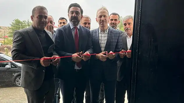 Gökçebağ Beldesinde Kurulan Ayakkabı ve Terlik Fabrikasının Açılışı Yapıldı