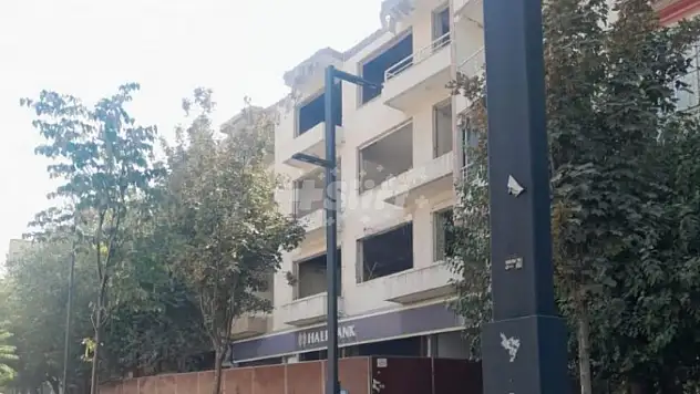 Güres Caddesinde Oturan Apartman Sakinleri, Şiddetli 'Deprem Korkusu' Yaşadı