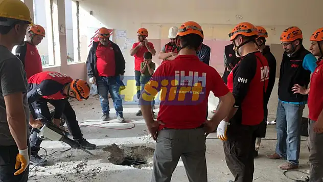 İHH Arama Kurtarma Ekibi Olası Afetlere Hazırlık İçin Eğitim Gördü