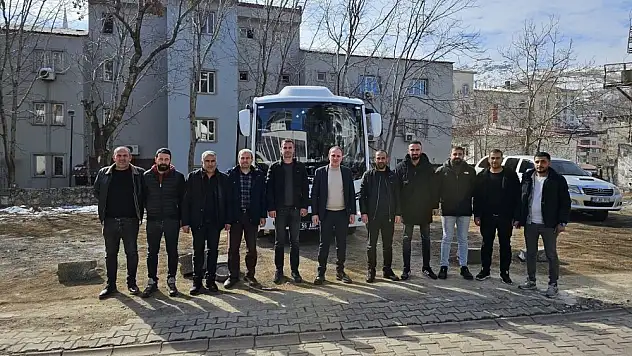 İş İnsanı Remzi Baka, Pervari Belediyesine Otobüs Hibe Etti