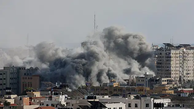 İsrail'in Gazze'ye Hava Saldırısında: İki Sağlık Bakanlığı Çalışanı Öldü