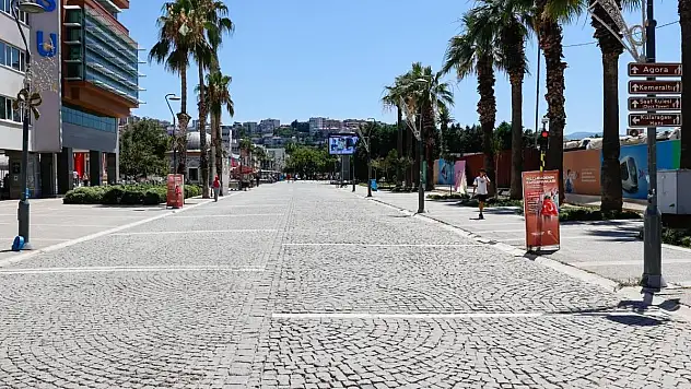 İzmir'de Sıcaklık 1959 Yılın'dan Sonra En Yüksek Kasım Değerine Ulaştı