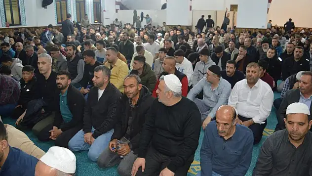 Kadir Gecesi, Siirt Camilerinde Dua ve İbadetle İdrak Edildi