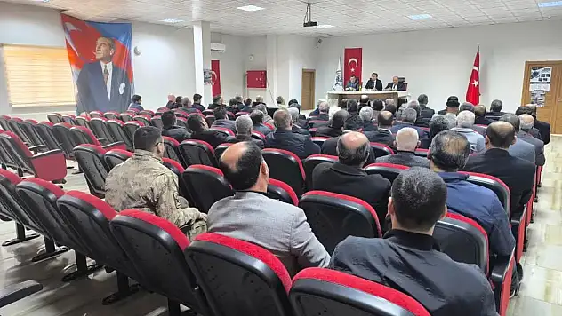 Kaymakam Özcan, Köy ve Mahalle Muhtarlarıyla Bir Araya Geldi
