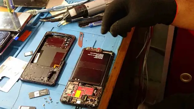 Kullanılmayıp Atılan Telefon Bataryaları Orman Yangınlarına Yol Açabilir