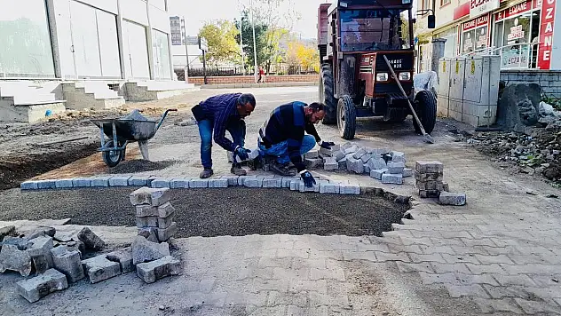 Kurtalan Belediyesi Kaldırım ve Yol Onarım Çalışmalarını Sürdürüyor