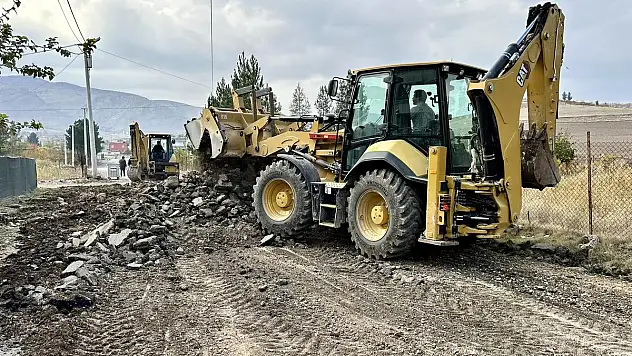 Kurtalan Belediyesi Tarafından İlçede Yol Yapım ve Yenileme Çalışmaları (Videolu Haber)