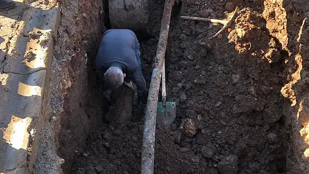 Kurtalan İlçemize Bağlı Köylerde Kanalizasyon Hatlarında Bakım ve Onarım Çalışması