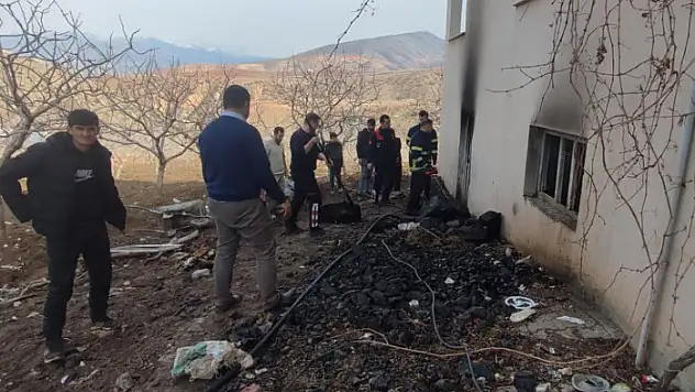Kurtalan'da Bir Apartmanın Bodrum Katında Çıkan Yangın Söndürüldü