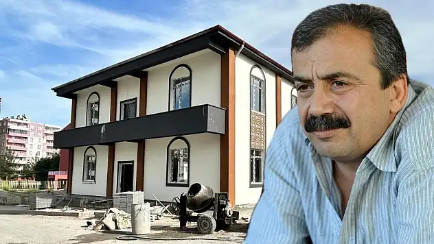 Kurtalan'da Bir Taziye Evine Sırrı Süreyya Önder'in Adı Verildi