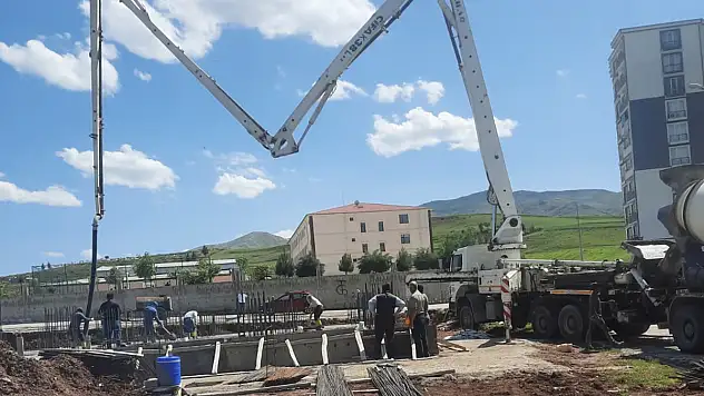 Kurtalan'da, Cami ve Taziye Evi İnşaatının Temeli Atıldı