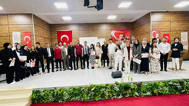 Kurtalan'da Liseler Arası Ses Yarışması Finali