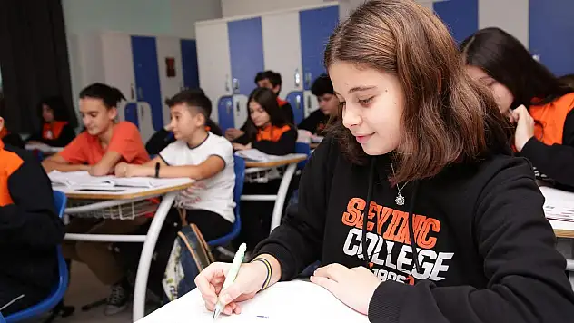 LGS Sınavlarında Sevinçli Öğrencilerden Önemli Bir Başarı Geldi!