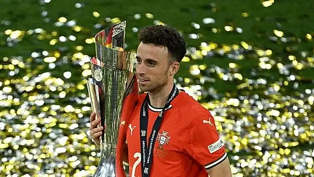 Liverpool'un Yıldızı Diogo Jota Trafik Kazasında Hayatını Kaybetti
