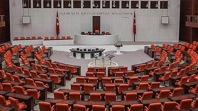 Meclis'te Yeni Düzenleme: Nüfusu 5 Bin ve Üzeri Yerleşim Yerlerinde Belediye Kurulabilecek