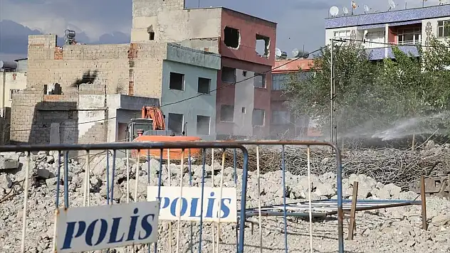 Mervan Gül, Kentsel Dönüşüm Alanlarında İncelemelerde Bulundu