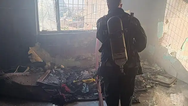 Metruk Binada Çıkan Yangın İtfaiye Ekiplerinin Müdahalesiyle Söndürüldü