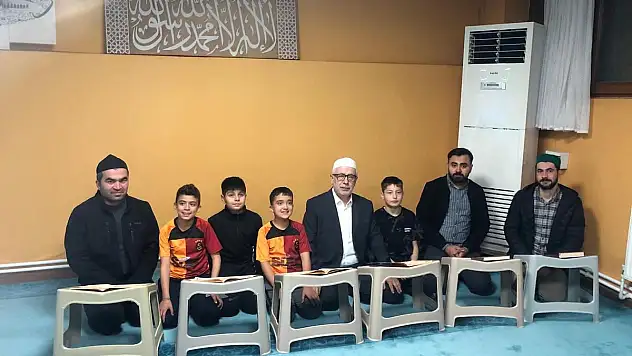 Müftü Pinal, Halid Bin Velid Camii Akşam Dersi Öğrencileriyle Buluştu