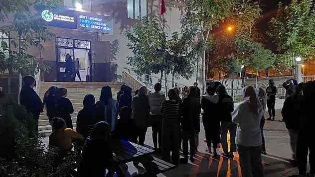 ÖĞRENCİ YURTLARINDA 'DEPREM' TATBİKATI