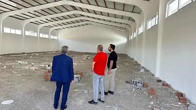 Olğaç, 300 Kişiye İstihdam Sağlayacak Tekstil Fabrikasını Ziyaret Etti