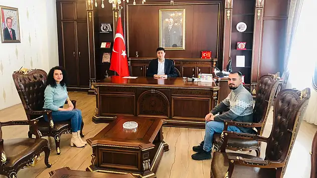 PERVARİ KAYMAKAMI YERLİKAYA'DAN TEGV PERVARİ BİRİM YÖNETİCİSİ MEHTAP URAS'A BAŞARI BELGESİ
