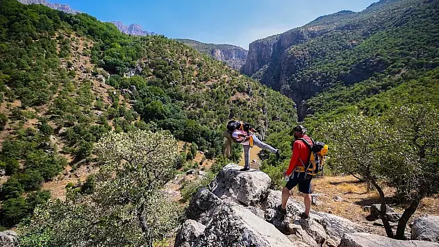 Pervari ve Çatak İlçeleri Arasında Bulunan Masiro Kanyonunda Yürüyüş