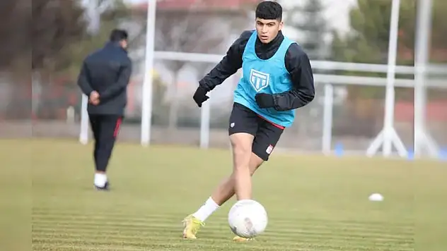 Premier Lig Ekibi Batmanlı Futbolcunun Transferini Duyurdu