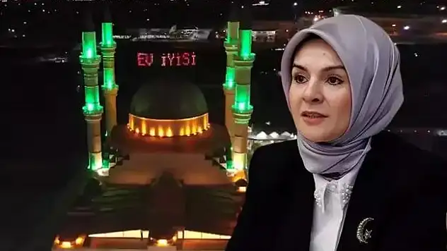 Ramazanın İkinci Yarısında Mahyalar, 'Aile Yılı' İçin Yanıyor