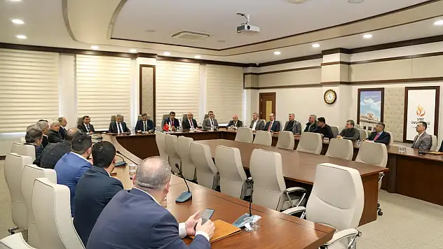 Rektör Prof.Dr.Nihat Şındak Birim Sekreterleri ile Toplantı Yaptı
