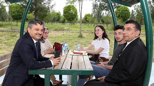 Rektör Prof. Dr. Nihat Şındak Öğrencilerle Buluştu