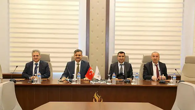 Rektör Prof.Dr.Şındak Üniversitede Faaliyet Gösteren Sendika Temsilcileriyle Bir Araya Geldi