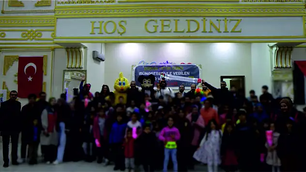 Sadakataşı Derneğinden Dünya Yetimler Gününde Siirt'te 600 Yetime İftar