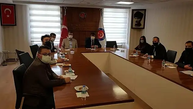 SAĞLIK TEKNİKERLERİ YARDIMLAŞMA VE DAYANIŞMA PLATFORMU ANKARA'DA BAKANLIK VE SENDİKA ZİYARETLERİNDE BULUNDU