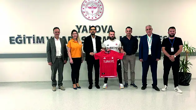 Şampiyondan Başhekime Ziyaret