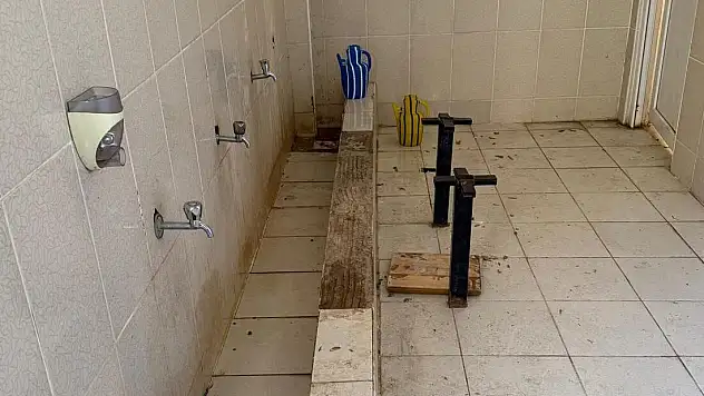 Şeyh El Hazin Türbesi'nde Ziyaretçileri Üzen Manzara!