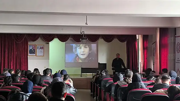 Siirt 75. Yıl Mesleki ve Teknik Anadolu Lisesi'nde Kadın-Erkek Fırsat Eşitliği Eğitimi
