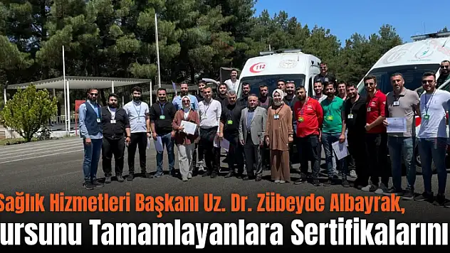 Siirt Acil Sağlık Hizmetleri Başkanı Uz.Dr.Zübeyde Albayrak, ASGE Kursunu Tamamlayanlara Sertifikalarını Verdi