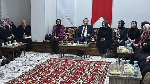 Siirt AK Parti İl Başkanı Özturan'dan Kadın Kolları Teşkilatına Övgü