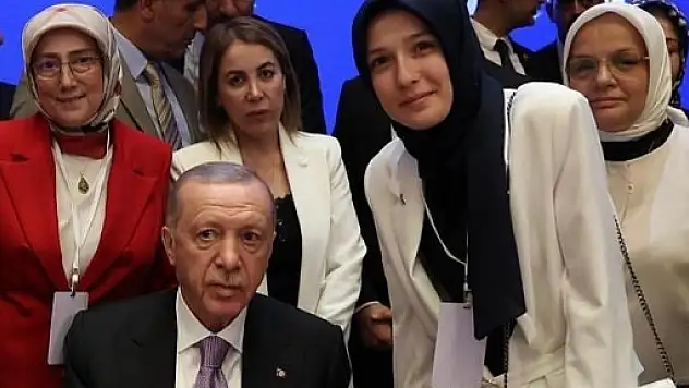 Siirt AK Parti Kadın Kolları Başkanı Av.Betül Tuğba Mavi, Siirtli Kadınlarla İlgili Aile ve Sosyal Hizmetler Bakanı Göktaş'a 2 Proje Sundu