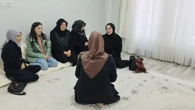 Siirt Ak Parti Kadın Kolları'ndan Ev Ziyaretleri