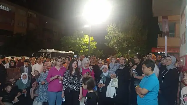 Siirt Altınoluk Turizm İle Hac'ca Gidenler Dualarla Uğurlandı