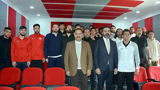Siirt Belediye Başkan Adayı Ekrem Olğaç Siirtspor'a Sahip Çıktı ve Kulübün Tüm Borçlarını Kapattı