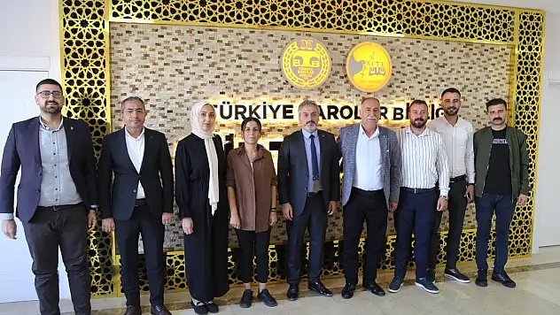 Siirt Belediye Eşbaşkanı Kaysi ve DEM Parti Siirt İl Yönetimi STK'ları Ziyaret Etti