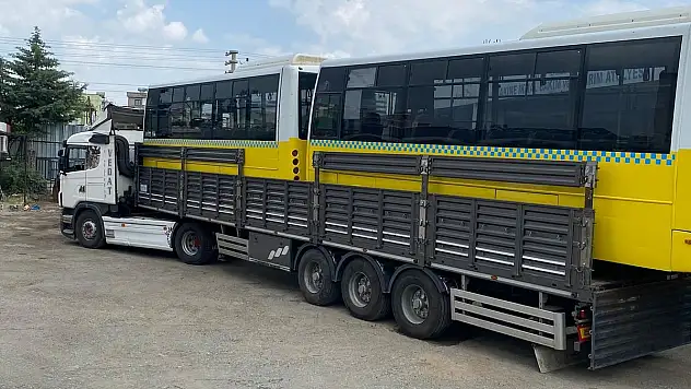 Siirt Belediyesi, Arızalı Yolcu Otobüslerini Bakım ve Onarım İçin Gaziantep'e Yolladı