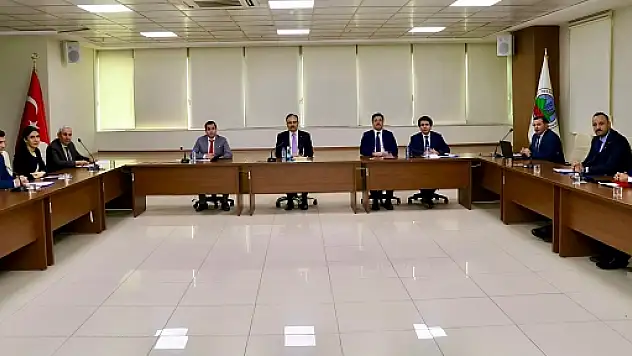 Siirt Belediyesi Haftalık Değerlendirme Toplantısı Vali Kızılkaya Başkanlığında Yapıldı