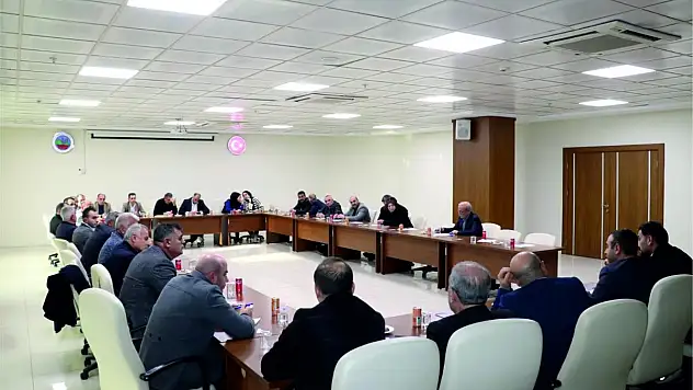 Siirt Belediyesi Mahalle Muhtarları ile Toplantı Yaptı