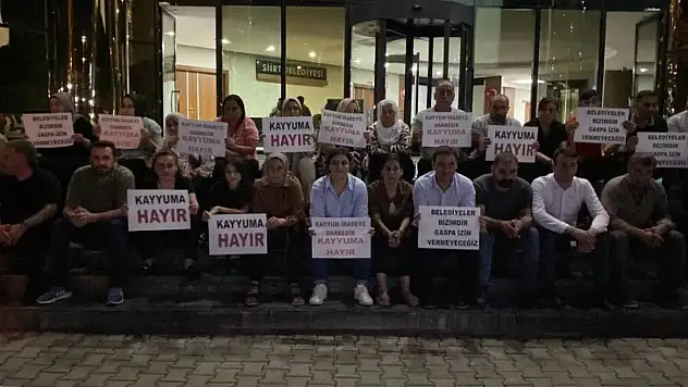Siirt Belediyesi Önünde Kayyum Eylemi
