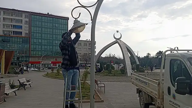 Siirt Belediyesi, Şehir Merkezinde Bakım ve Onarım Çalışmalarını Sürdürüyor