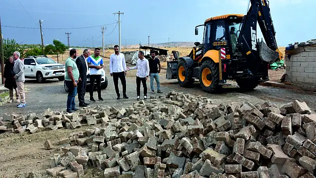 Siirt Belediyesi'nin Doğan ve Veysel Karani Mahallelerine Kilit Parke Çalışmaları Sürüyor