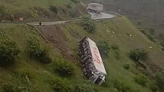 Bitlis-Siirt Karayolunda Feci Kaza: 1'i Çocuk 2 Kişi Hayatını Kaybetti